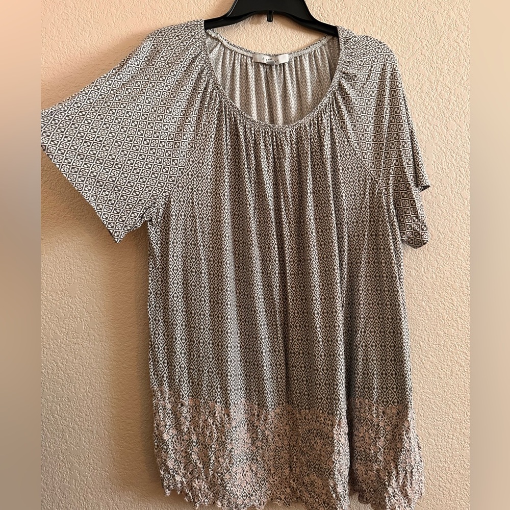 Women's blouse size 2X.